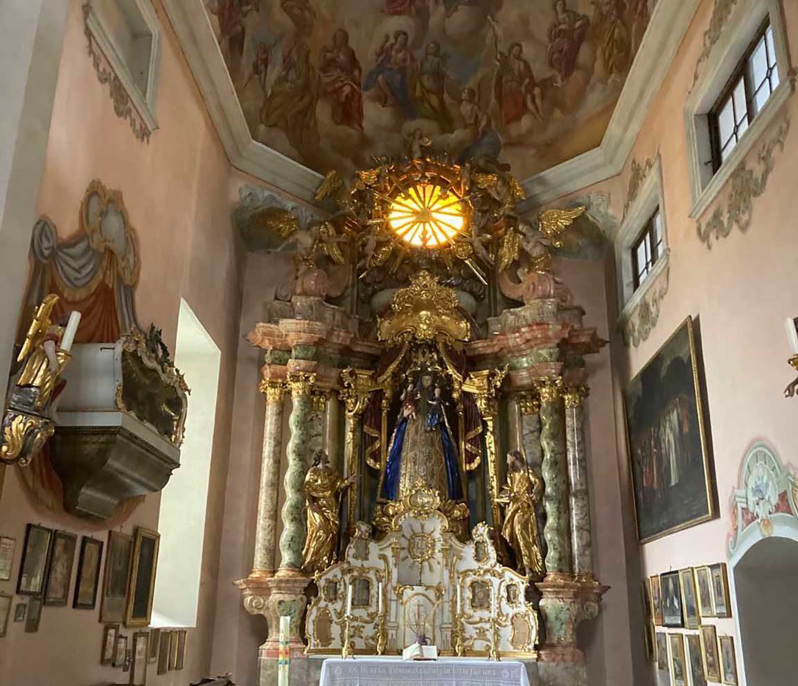 Maria Strassengel, Seitenaltar